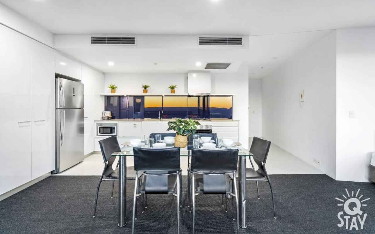 Circle On Cavill Surfers Paradise Mid Week Madness Deal - Q Stay โกลด์โคสต์ ภายนอก รูปภาพ