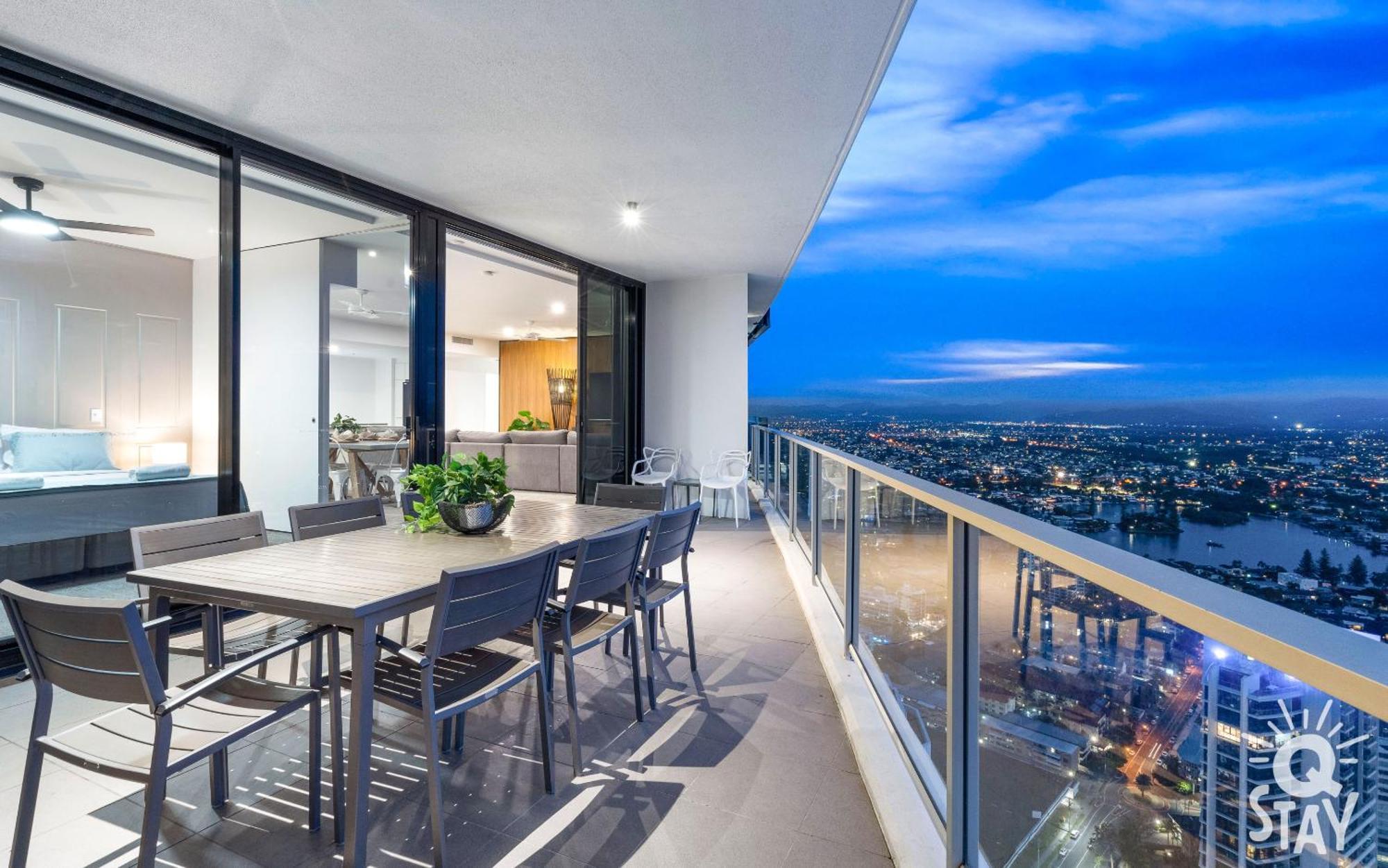 Circle On Cavill Surfers Paradise Mid Week Madness Deal - Q Stay โกลด์โคสต์ ภายนอก รูปภาพ
