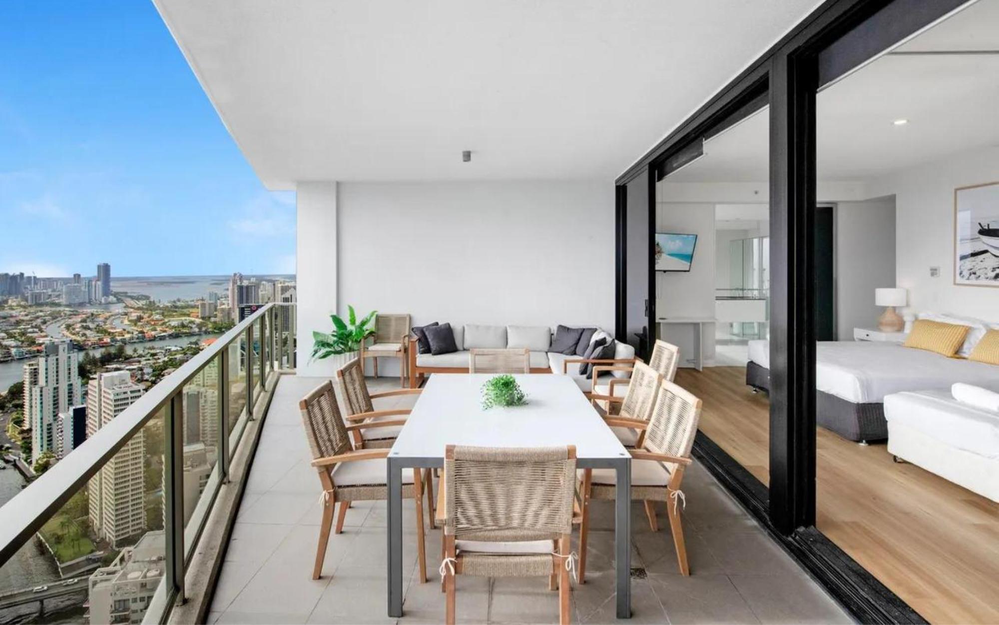 Circle On Cavill Surfers Paradise Mid Week Madness Deal - Q Stay โกลด์โคสต์ ภายนอก รูปภาพ