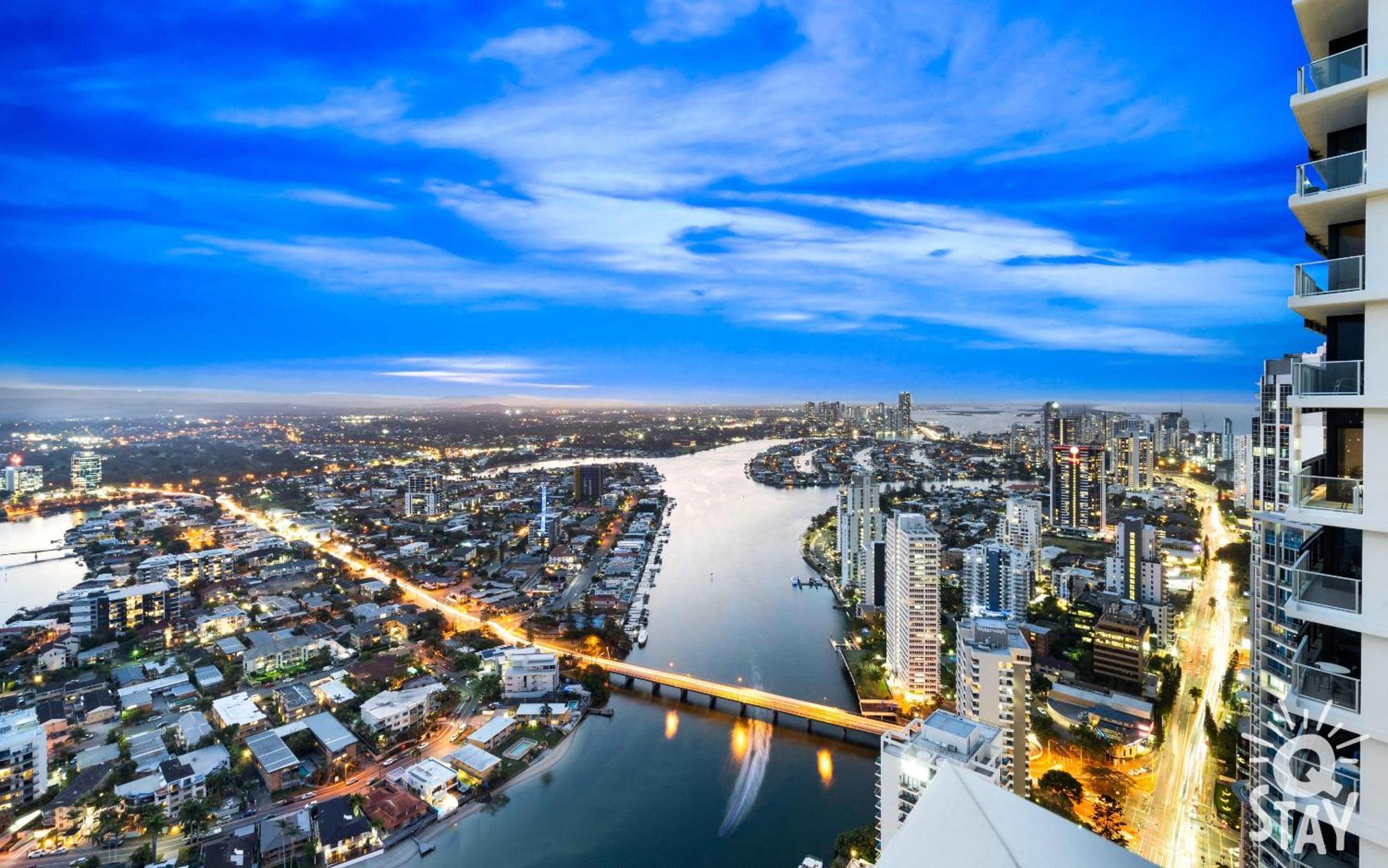 Circle On Cavill Surfers Paradise Mid Week Madness Deal - Q Stay โกลด์โคสต์ ภายนอก รูปภาพ