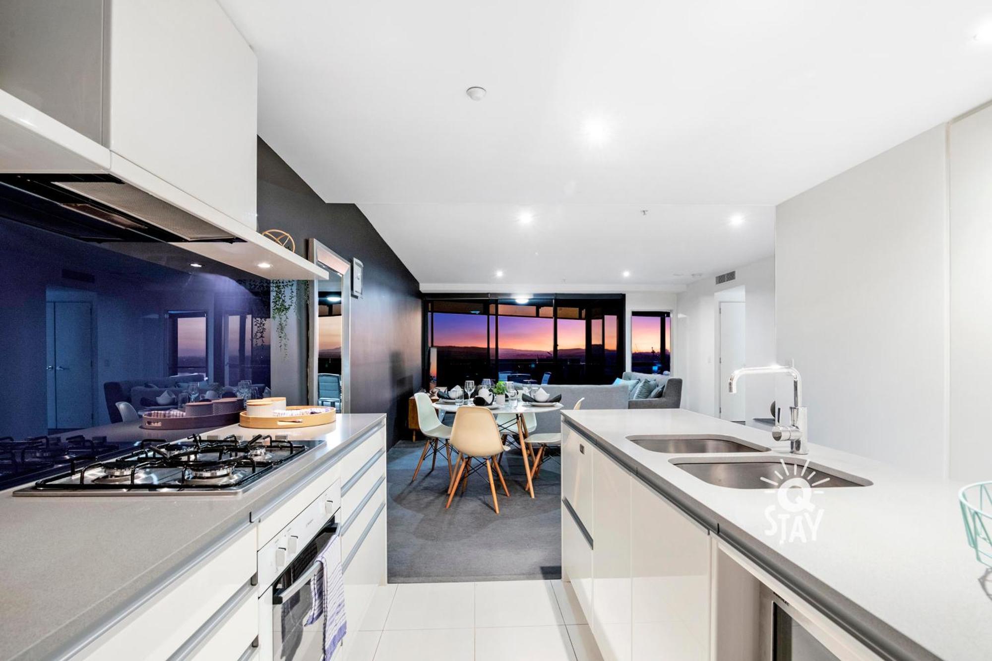 Circle On Cavill Surfers Paradise Mid Week Madness Deal - Q Stay โกลด์โคสต์ ภายนอก รูปภาพ