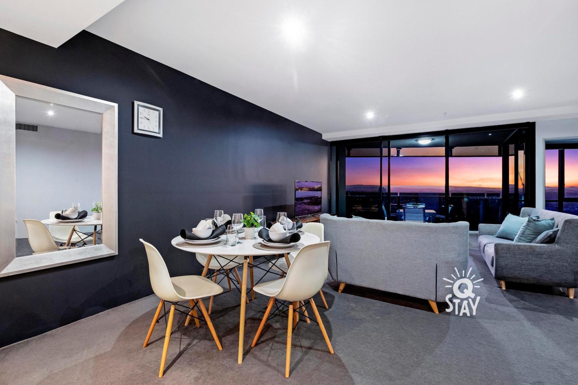 Circle On Cavill Surfers Paradise Mid Week Madness Deal - Q Stay โกลด์โคสต์ ภายนอก รูปภาพ