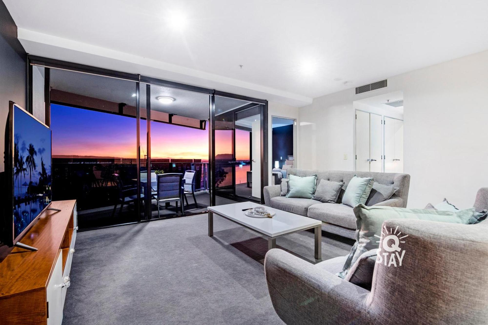 Circle On Cavill Surfers Paradise Mid Week Madness Deal - Q Stay โกลด์โคสต์ ภายนอก รูปภาพ