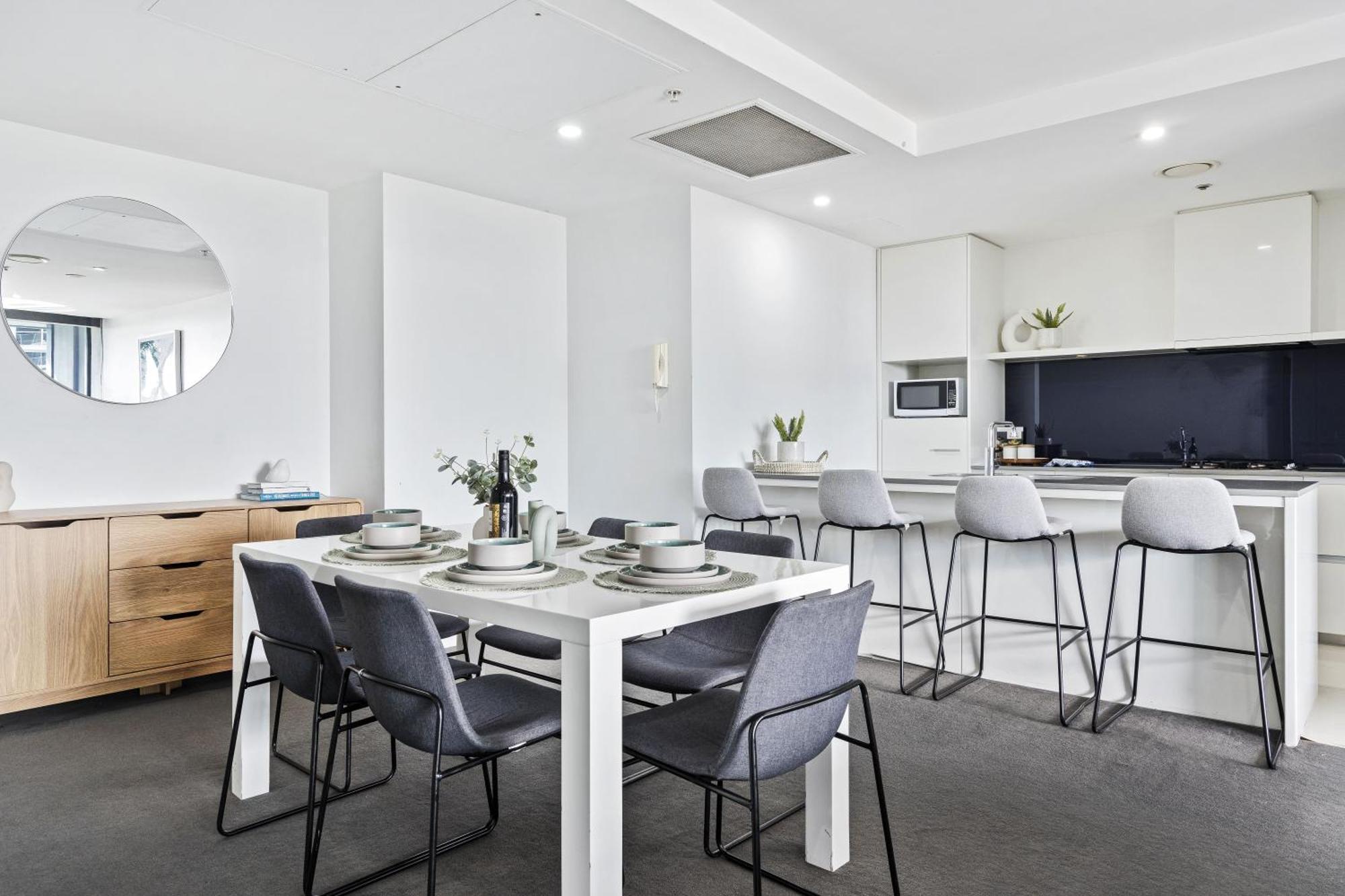 Circle On Cavill Surfers Paradise Mid Week Madness Deal - Q Stay โกลด์โคสต์ ภายนอก รูปภาพ